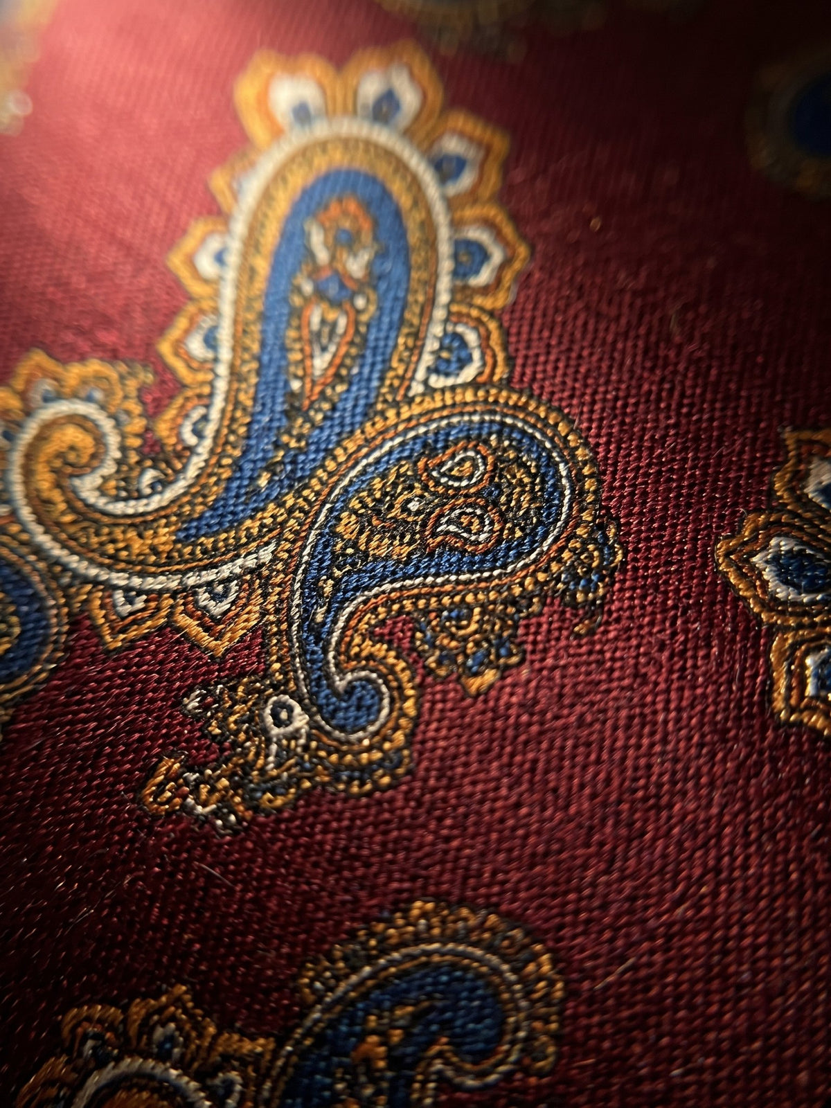 Corbata Alcorta — detalle de la seda