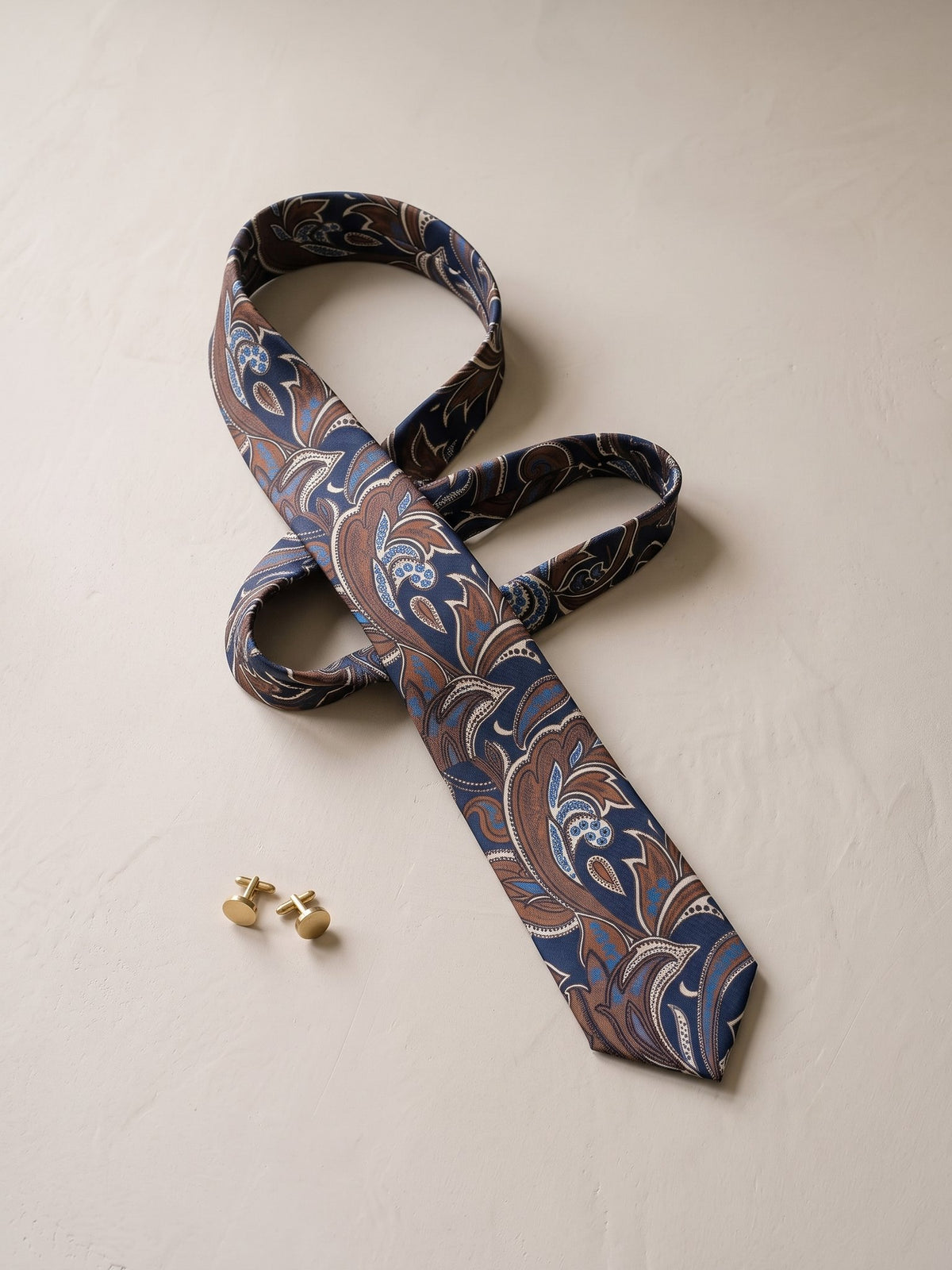 Corbata Brughetti — bodegón