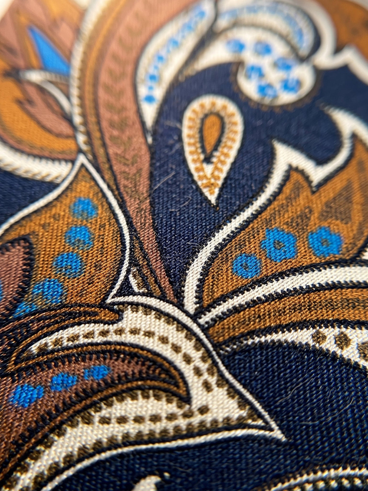 Corbata Brughetti — detalle de la seda