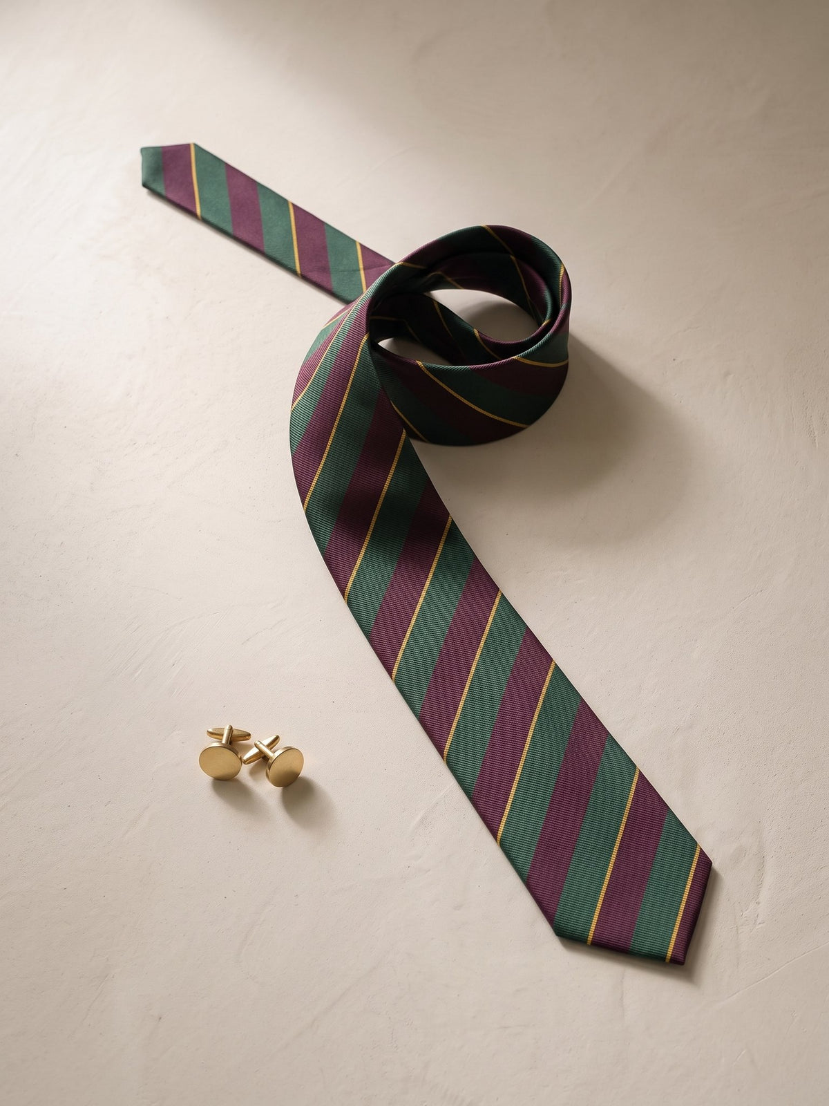Corbata Burdeos — bodegón
