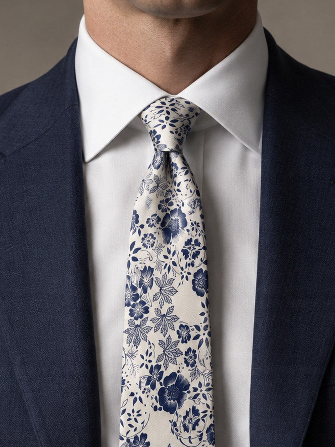 Corbata Delirio — nudo puesto