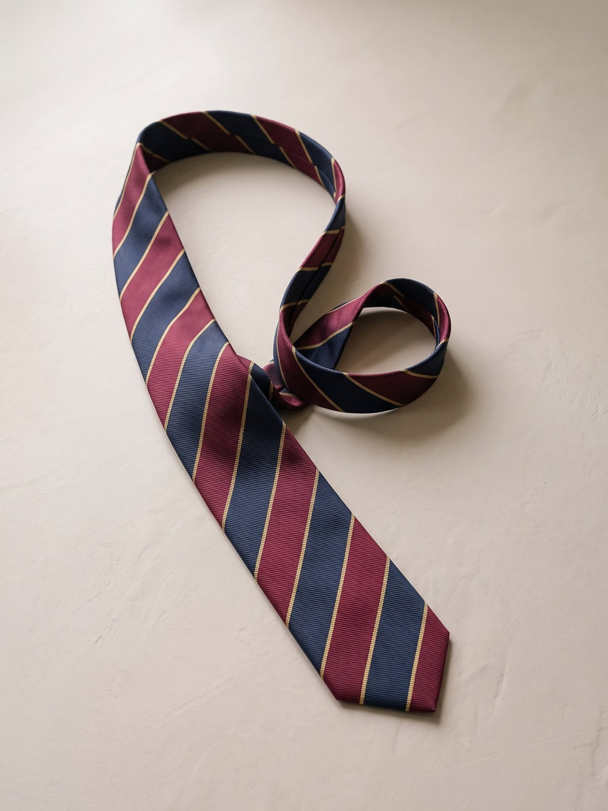 Corbata Johan — bodegón
